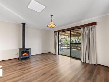 10 North Place, Charnwood