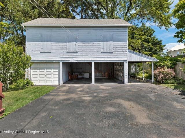 10 Oakwood Boulevard
