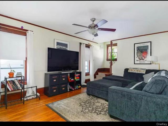 10 Oakwood Boulevard