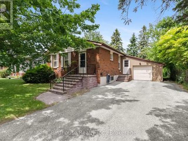 10 Oak Street, Kawartha Lakes Lindsay, ON, K9V 5K4 house for sale | Listing ID X13518 | Royal LePage
