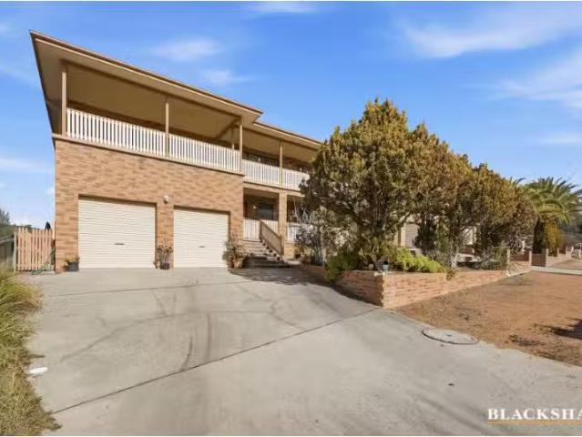 10 Oak Place, Queanbeyan House for rent Listed by Blackshaw Q.