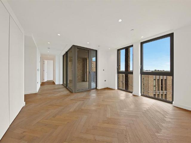 10 Oberman Road, London NW10 2 bed flat to rent £2,350 pcm £542 pw