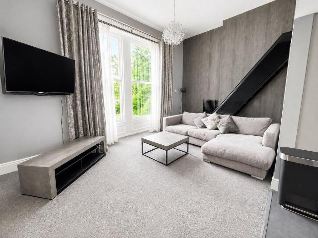 10 Osborne Terrace, Jesmond NE2 2 bed apartment to rent £1,650 pcm £381 pw