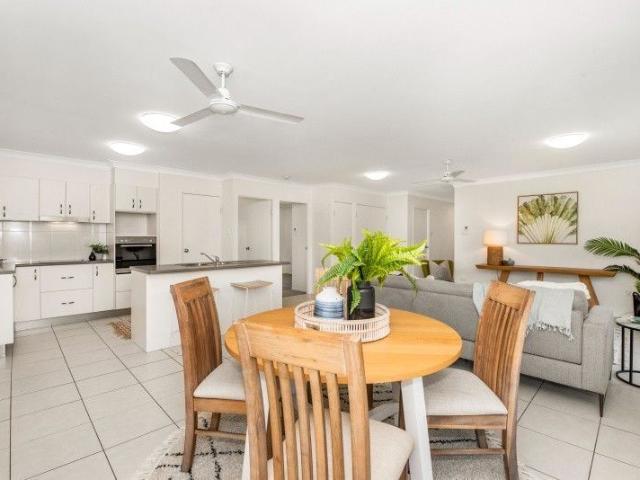 10 Outcrop Rise, Cosgrove