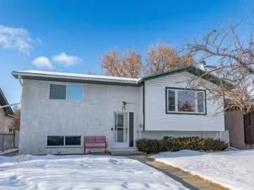 Red Deer, Alberta - Deck, Air conditioning