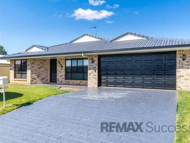 10 Paulene Crescent, Kearneys Spring, QLD 4350