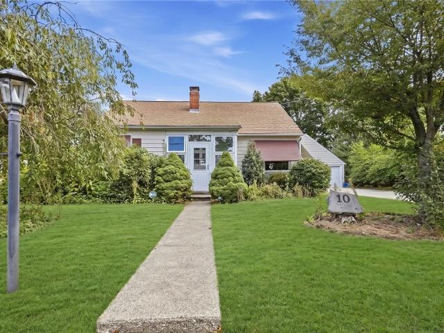 10 Pawtucket Avenue