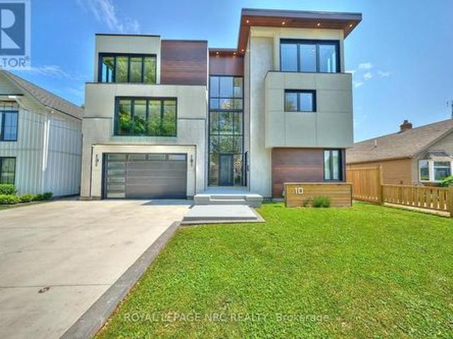 10 Pawling Street, St. Catharines Port Dalhousie, ON, L2N 5M2 Luxury House for sale | Listing ID X13215 | Royal LePage Carriage Trade Luxury Properties