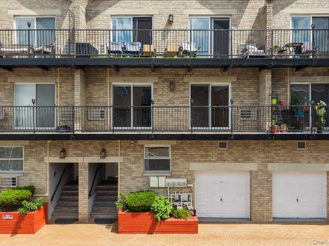 10 Pennyfield Avenue 8B