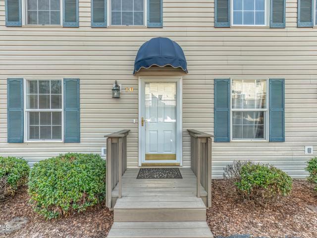10 Pepper Ridge Court 10