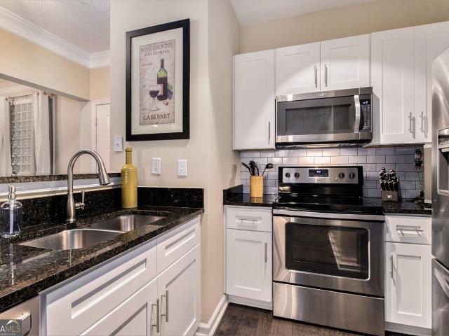 10 Perimeter Summit Boulevard NE 2112