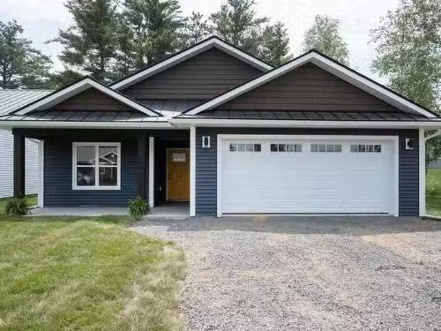 10 Peterson Street, Cambridge, NS, B0P 1G0 house for sale L.