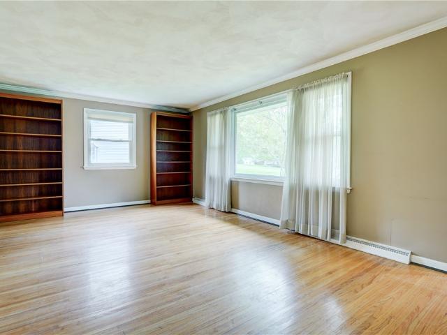 10 PineHill Drive