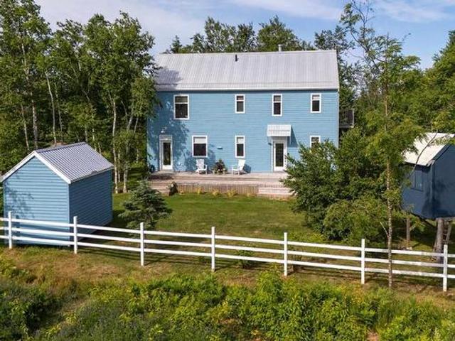 10 Pine Street, Brackley Beach, PE, C1E 2W1 house for sale | Listing ID 202605 | Royal LePage