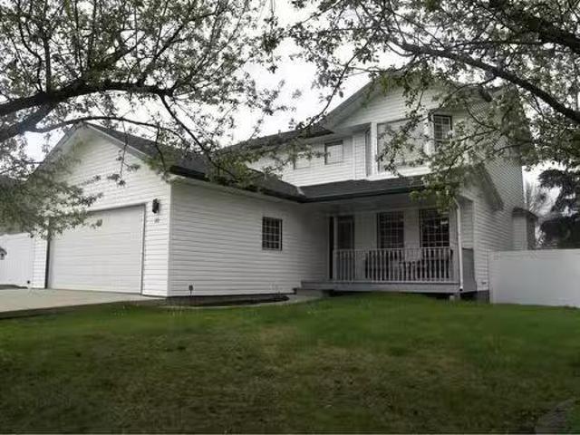 10 Pickwick Lane, Lacombe, AB, T4L 1T6 house for sale Listi.
