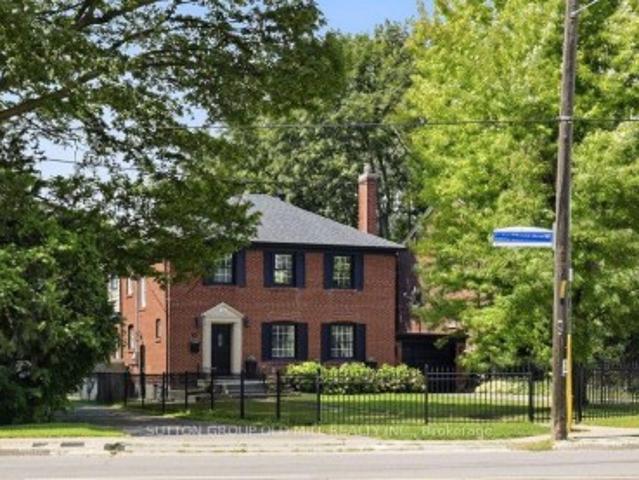 10 Queens Avenue, Toronto, ON, M8V 2N1 house for sale | Listing ID W13758 | Royal LePage