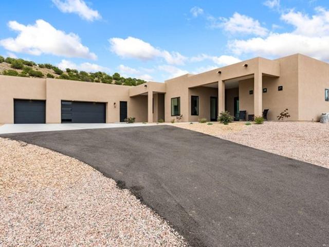 10 Rainbow Valley Rd, Placitas, NM 87043