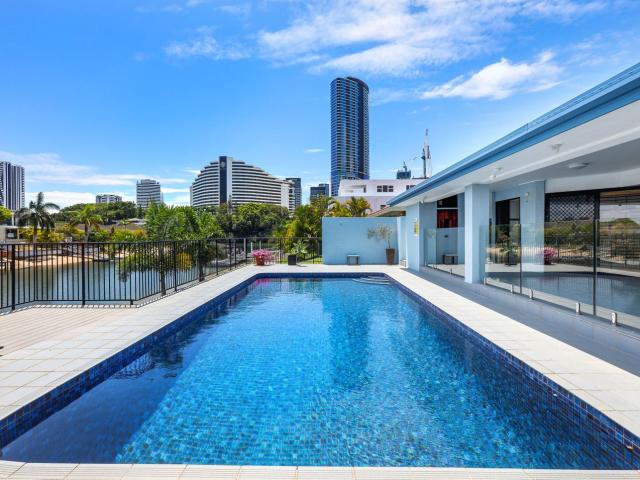 10 Rebecca Court, BROADBEACH WATERS, QLD 4218