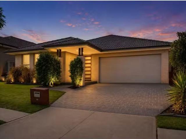 10 Red Ash Avenue, Mount Annan House for rent Listed by Miran.