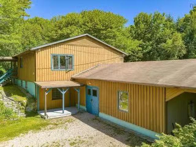 10 River Road, Port L'Hebert, NS, B0T 1V0 house for sale Li.