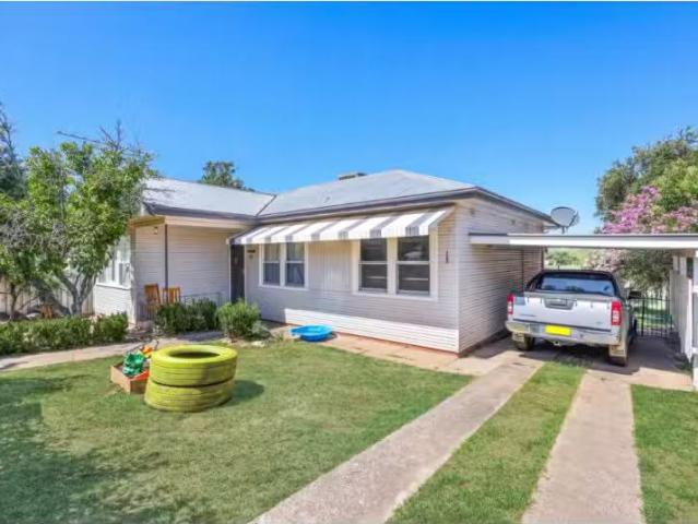 10 Riverview Street, TAMWORTH House for rent Listed by Wendy.