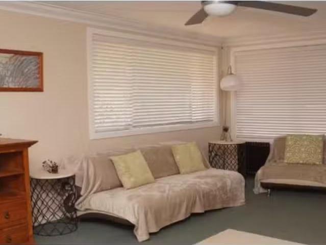 10 Roslyn Avenue, Armidale House for rent Listed by Property.