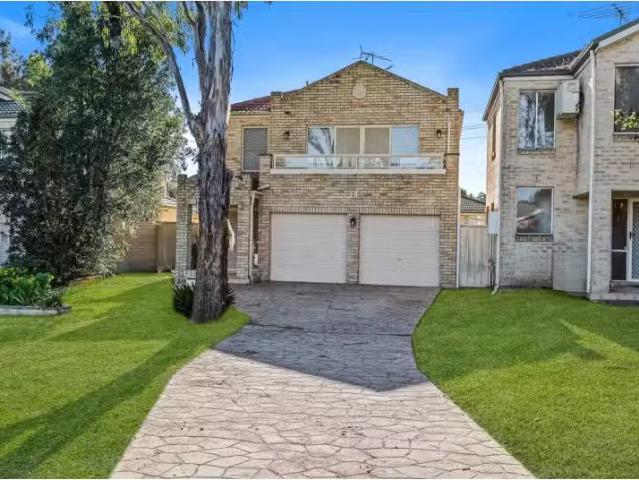 10 Ross Street, Currans Hill House for rent Listed by Leasing.