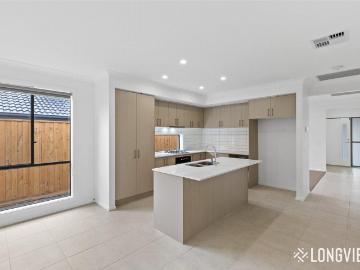 10 royal spoonbill loop, wallan, vic, 3756