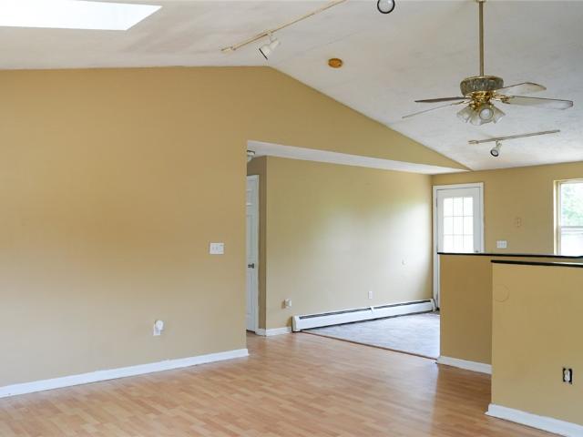 10 Scott Court