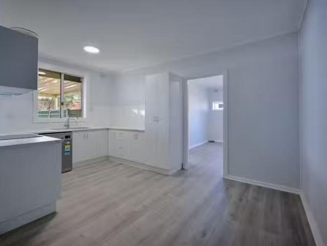 10 Sandery Street, WHYALLA STUART, SA 5608 House for Rent