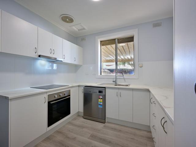 10 Sandery Street, WHYALLA STUART, SA 5608