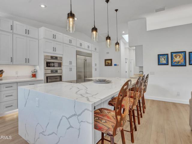 10 sandrock road