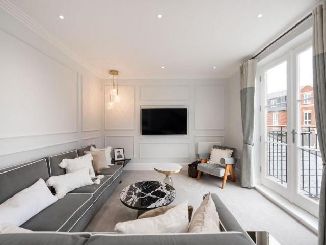 10 Sassoon Drive, London, EN4 0BT, United Kingdom | 5 bed townhouse for rent #139265000 | Rentberry