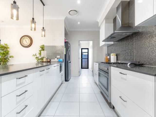 10 Skyring Street