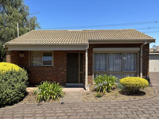 10 Shoppers Lane, TAYLORS LAKES