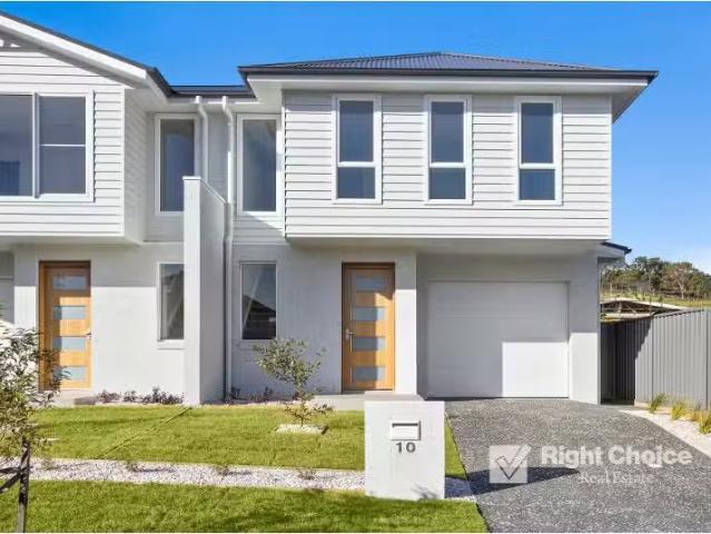 10 Shorthorn Road, Tullimbar Townhouse for rent Listed by Rig.