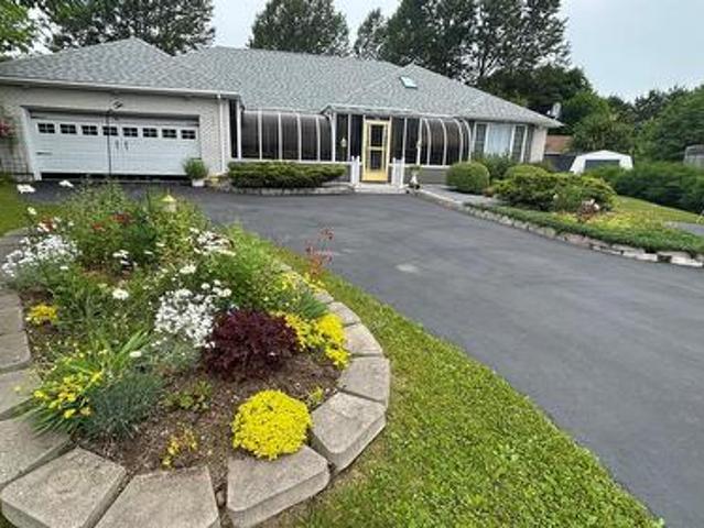 10 Shave Place, Stephenville, NL, A2N 3R6 house for sale | Listing ID 1301 | Royal LePage