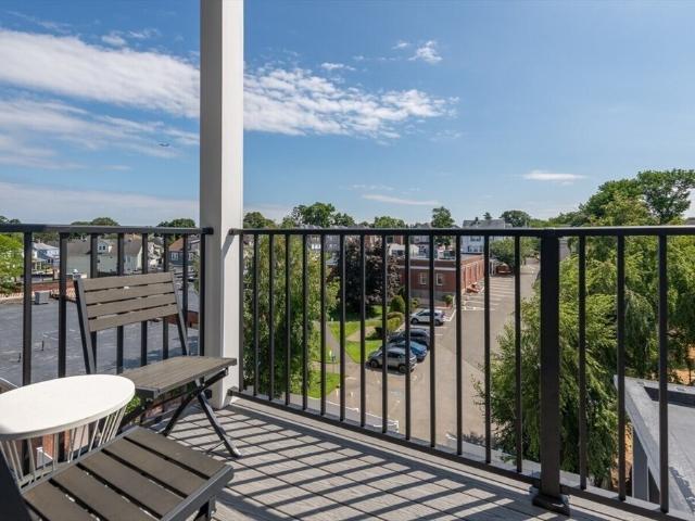 10 Somerset Ave Unit 206, Winthrop, US, MA