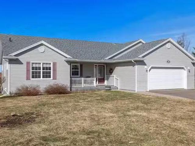 10 Southway Crescent, Charlottetown, PE, C1E 2K4 house for s.