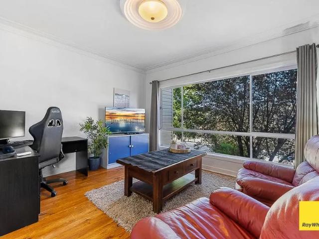10 Specimen Hill Road