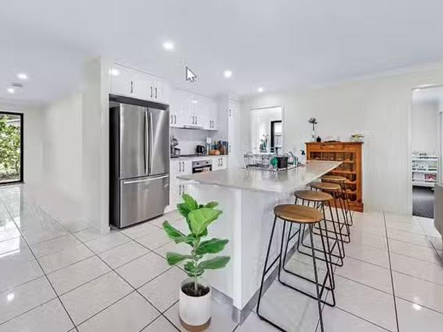 10 Springfield Circuit, Cannonvale, QLD 4802