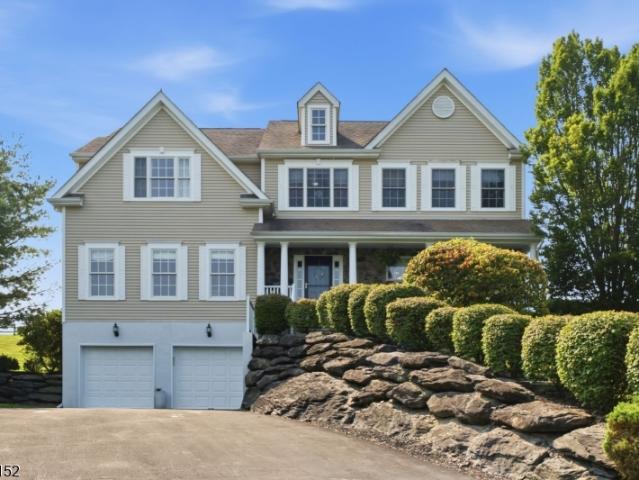 10 Spyglass Hl
