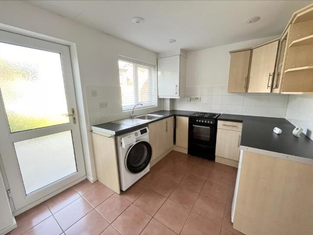 10 Swindon Close, Giltbrook, NG16 2WD 2 bed semi detached house to rent £895 pcm £207 pw