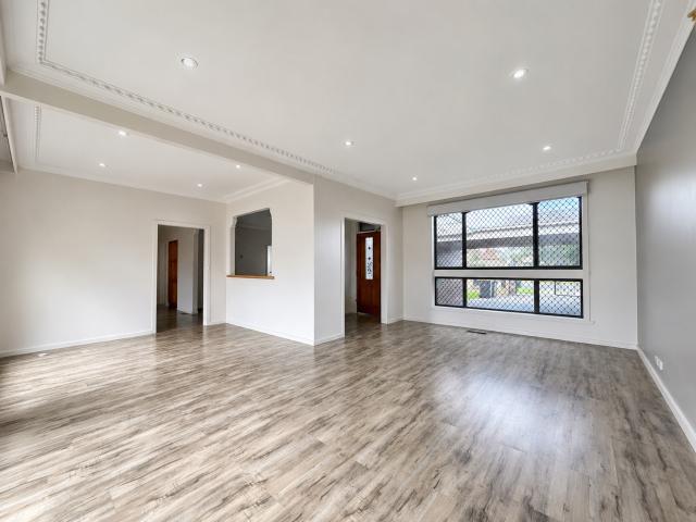 10 Swindon Road Hughesdale, VIC 3166