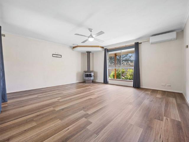 10 St Georges Ct, Sebastopol, VIC, 3356