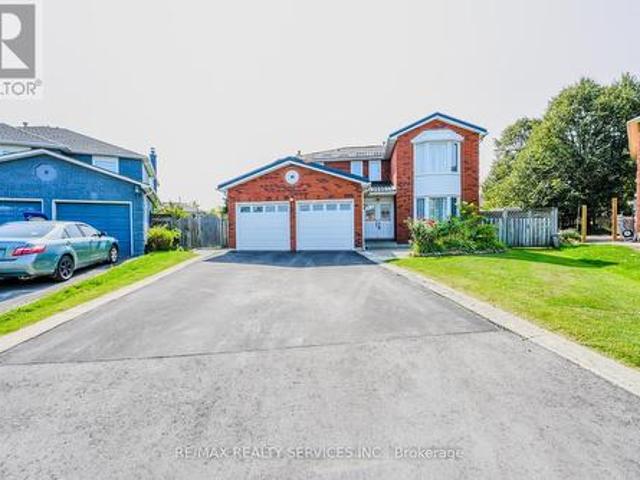 10 St Mark Place, Brampton, ON, L6X 3W5 house for sale | Listing ID W13847 | Royal LePage