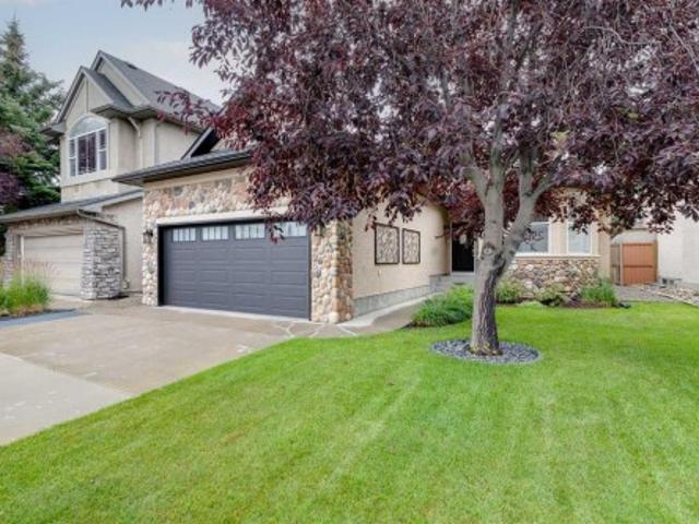 10 Strathlea Grove Sw, Calgary, AB, T3H 5B1 house for sale | Listing ID A2340 | Royal LePage