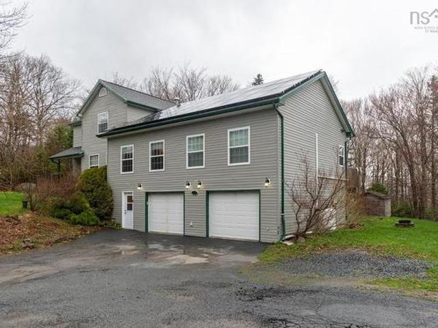10 Sylvania Terrace, Hammonds Plains, NS, B3Z 1J1 house for sale | Listing ID 202619 | Royal LePage