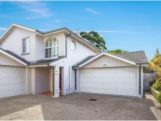 10A Havannah Place, Illawong Townhouse for rent Listed by Ava.