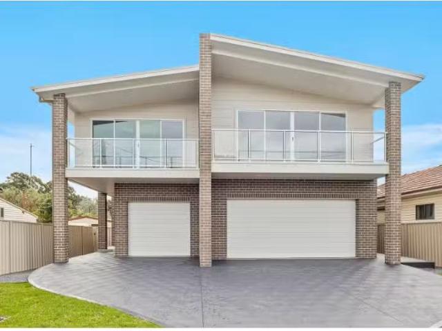 10A Lysaght Street, North Wollongong Townhouse for rent Liste.
